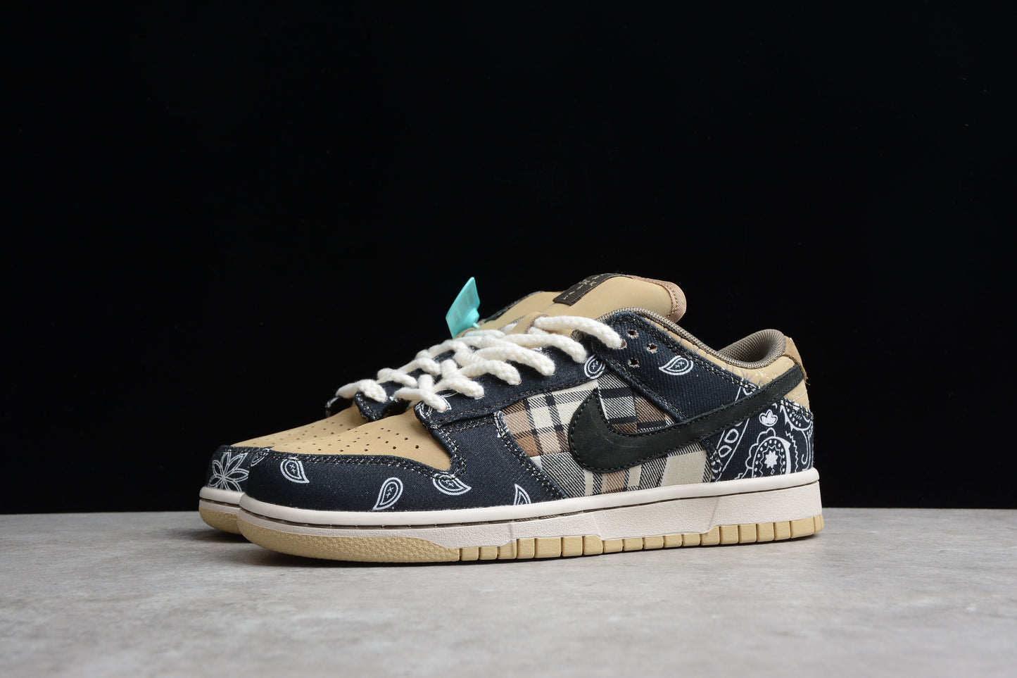 SB Dunks cashew flower x Travis scott