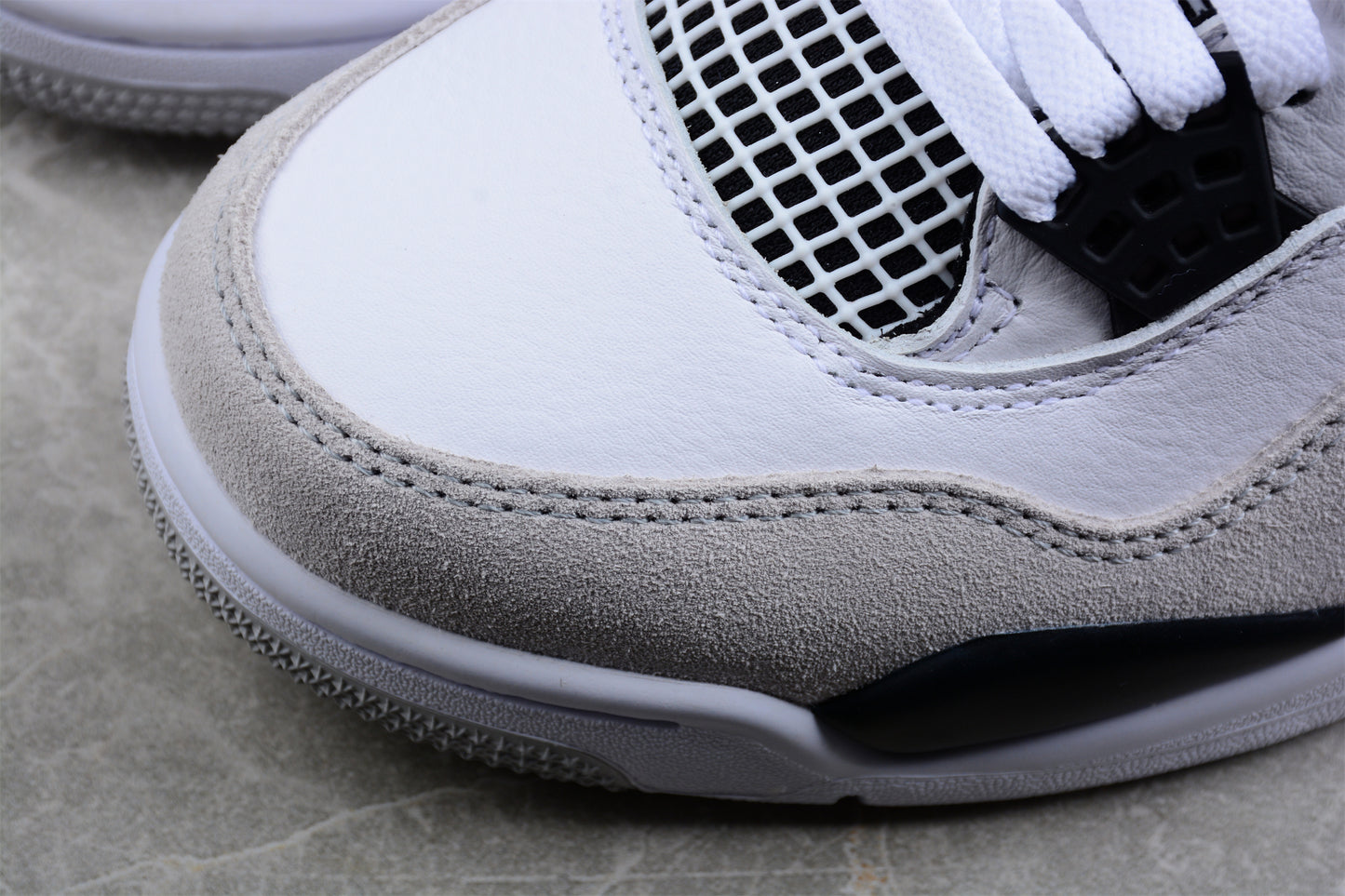 Air Jordan 4 Retro 'Military Black' | White