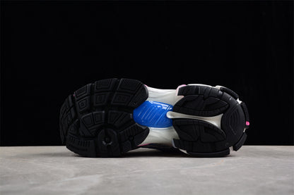 Balenciaga Runner Trainers | White and blue