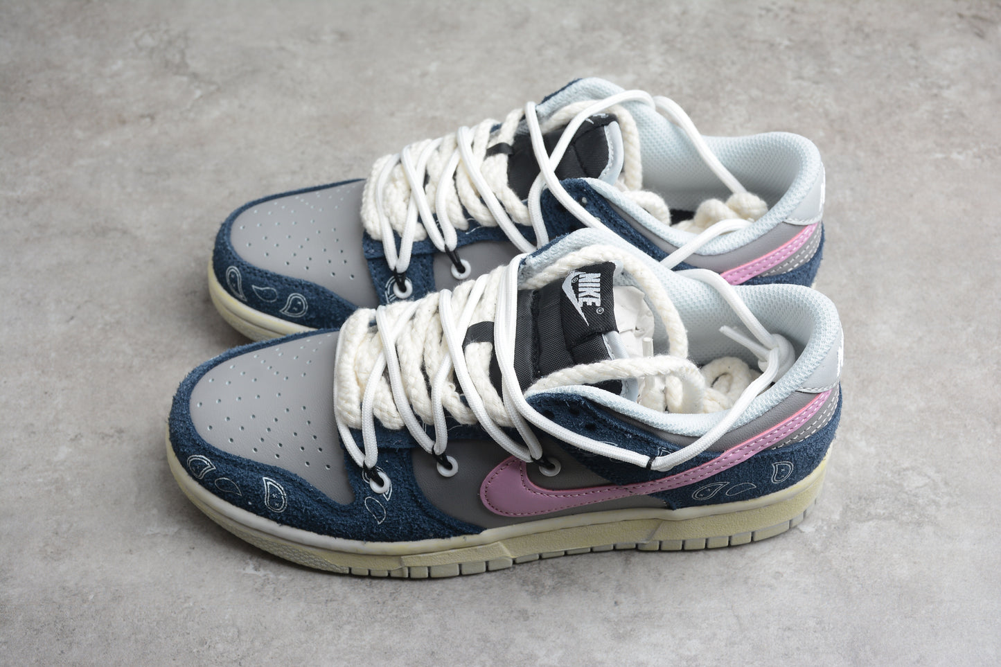 SB Dunks pink flower custom