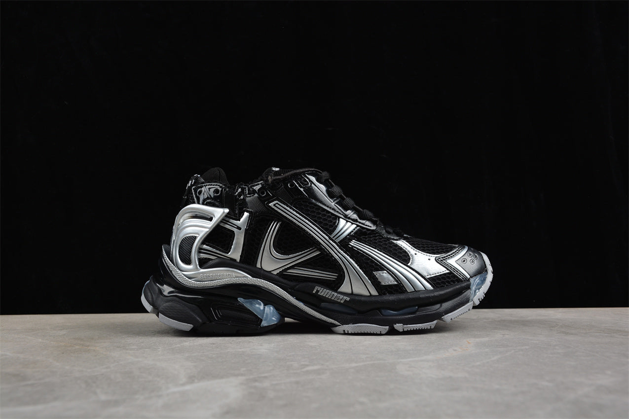 Balenciaga Runner Trainers | Grey black