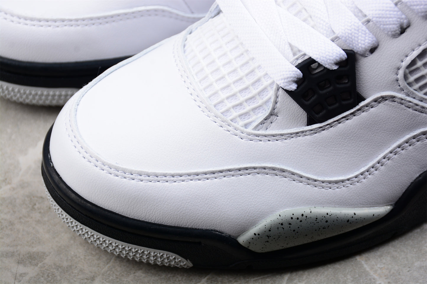 Air Jordan Retro 4 OG 'White Cement'