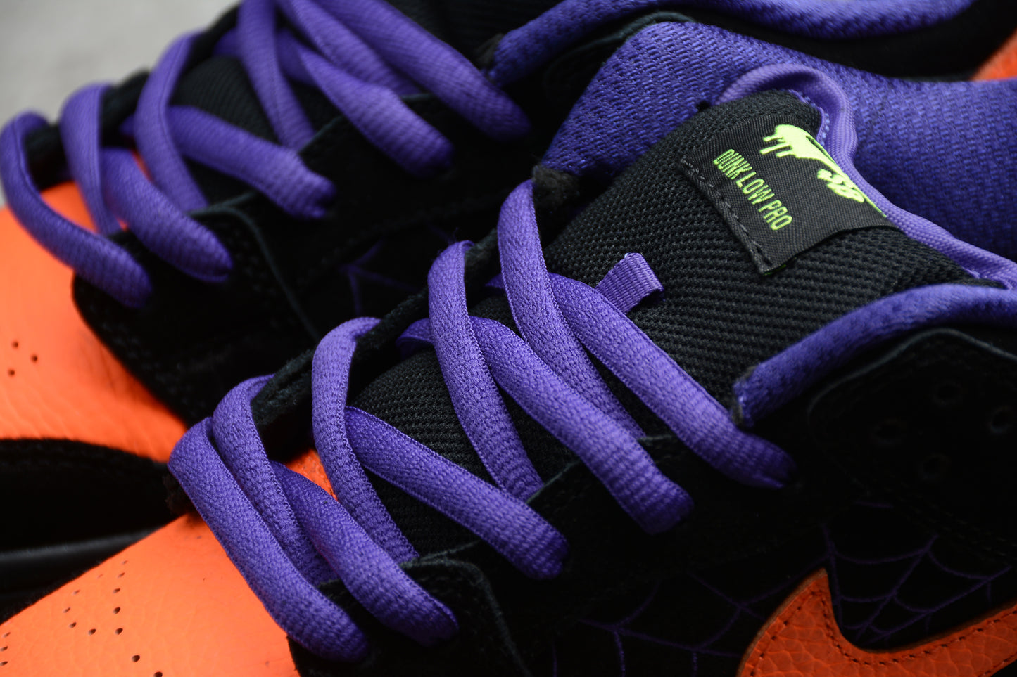 SB Dunks spider black and orange