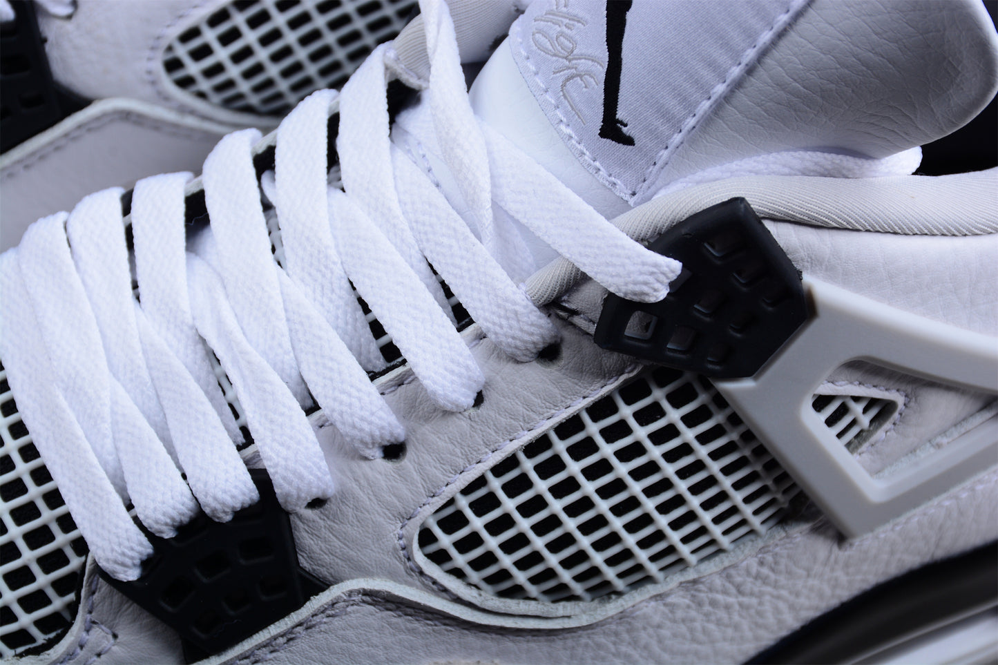 Air Jordan 4 Retro 'Military Black' | White