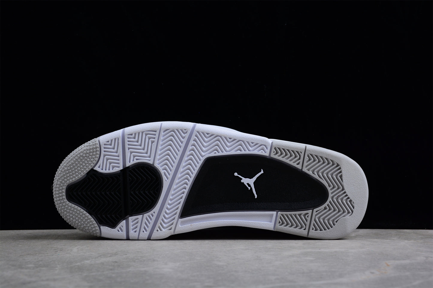 Air Jordan 4 Retro 'Military Black' | White