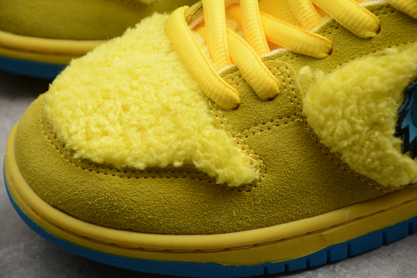 SB Dunks Grateful dead bear yellow