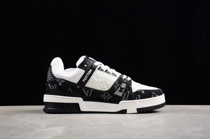 LV Trainers classic black and white