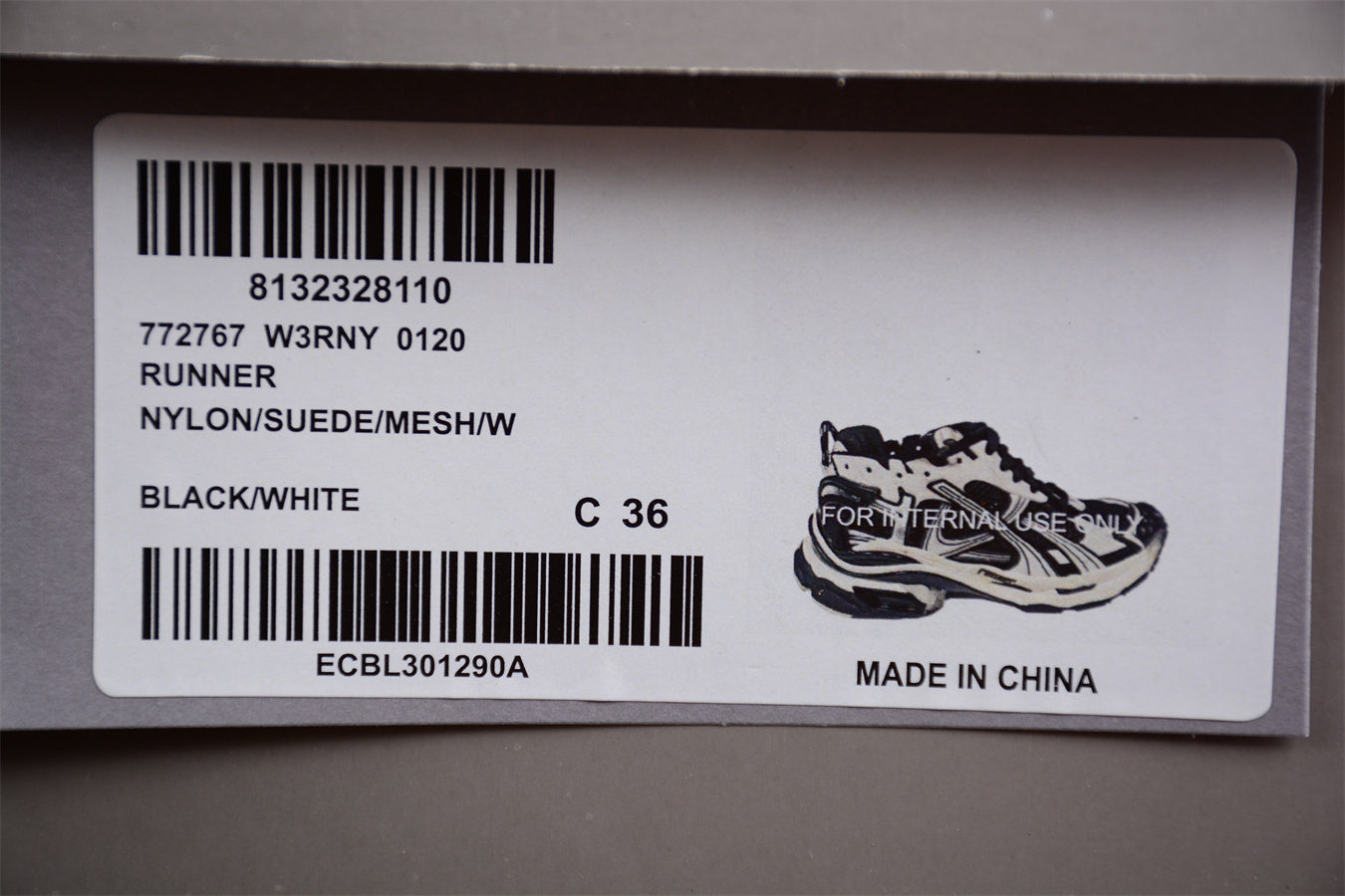 Balenciaga Runner Trainers | Black and white