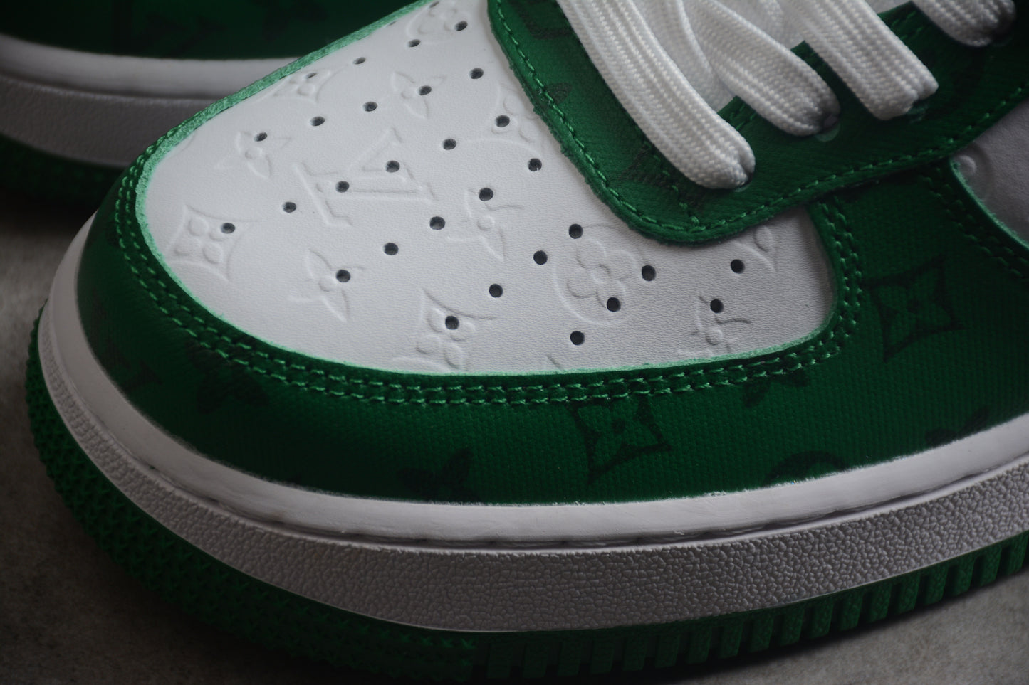 air forces x LV | green