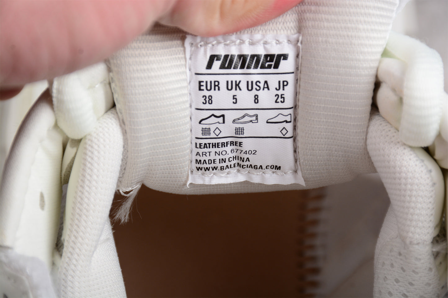 Balenciaga Runner Trainers | B1 9000 white