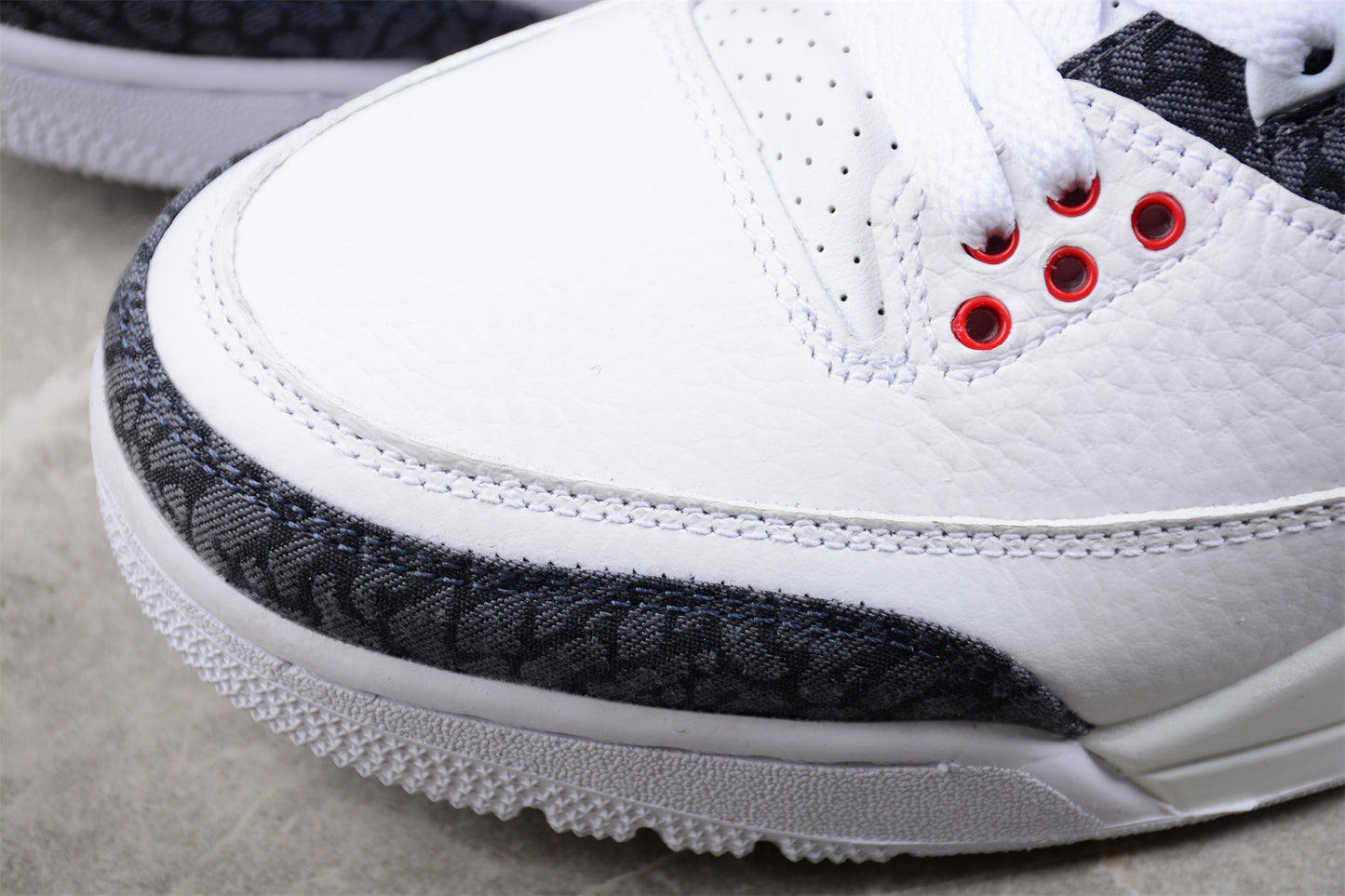 Jordan 3s Flame Red