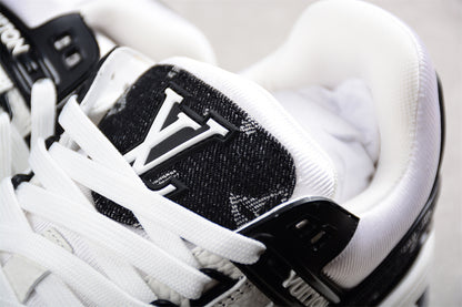LV Trainers classic black and white