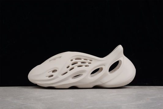 Yeezy foam runner Bone white